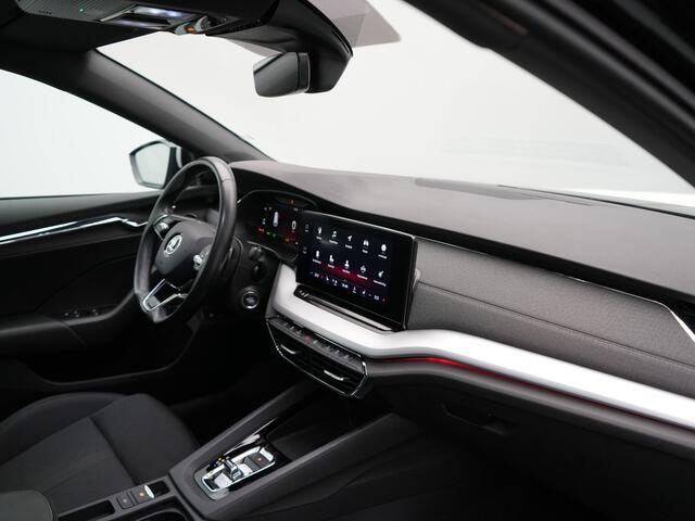 Skoda OCTAVIA Combi 1.4 TSI iV Sportline Business Plug In Hybrid 204pk Dealer O.H. PHEV | Panodak | Sportstoelen Memory & Verwarmd | Matrix LED | Sfeerverlichting | Apple Carplay | Keyless | Blis | Cruise Control | Navigatie | DAB |