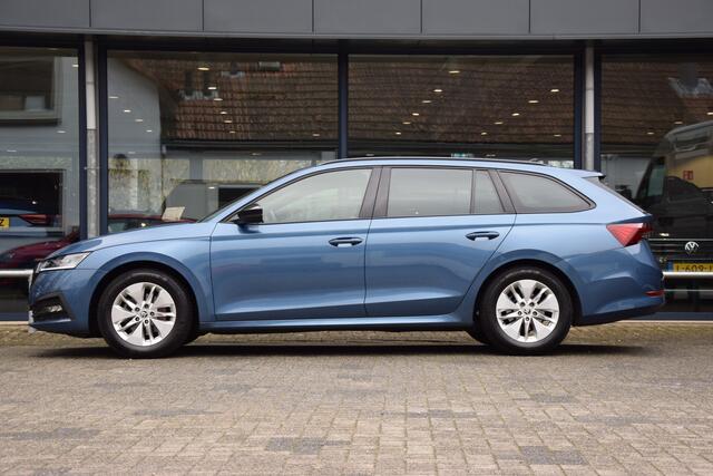 Skoda OCTAVIA Combi 1.0 e-TSI Sport Business | Org. NL | BOVAG Garantie | Virtual Cockpit | Apple Carplay/Android Auto | Sportstoelen | PDC Voor&Achter | Full LED | Navigatie |