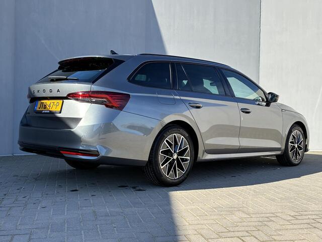 Skoda OCTAVIA Combi 1.5 TSI MHEV Sportline Business / Fabrieksgarantie t/m 12-2028 / Adaptieve Cruise Control / Navigatie / Apple Carplay/Android Auto / Achteruitrijcamera / Stoelverwarming / Sportstoelen / Elektrische achterklep /
