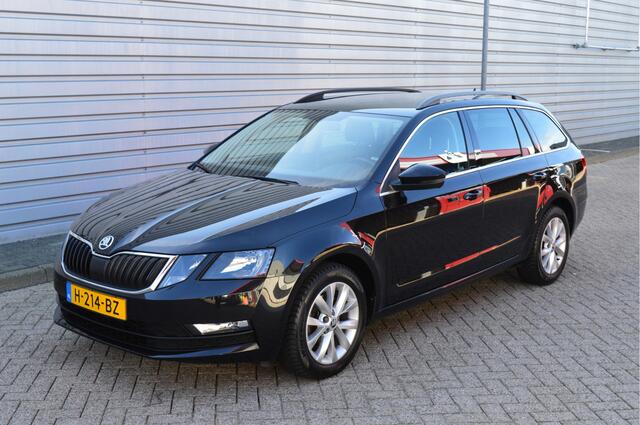 Skoda OCTAVIA Combi 1.5 TSI Greentech Business Edition O.a: Haak, PDC, Stoelverw, Clima, Navi, Carplay, Etc. All-in prijs!