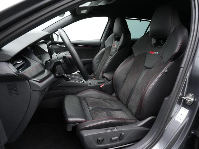 Skoda OCTAVIA Combi 1.4 TSI RS iV 245 pk PHEV | Adaptief onderstel | Geheugen-/massagestoelen | Canton | Head-up display | Matrix LED