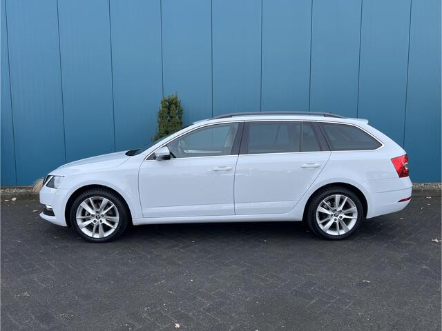 Skoda OCTAVIA Combi 1.5 TSI DSG AUT. 150PK! Greentech Business Edition CARPLAY | TREKH | STOELVERW | CRUISE | NAV | PDC | LMV