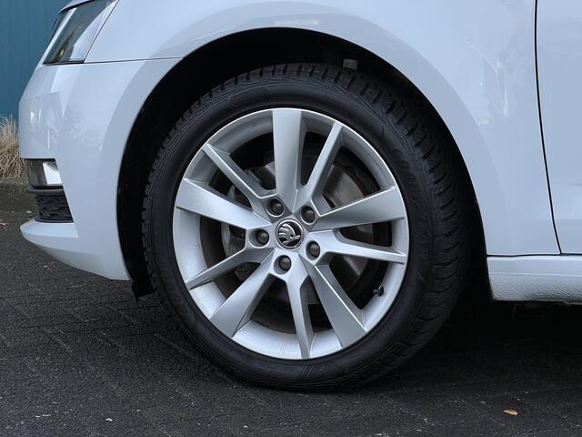 Skoda OCTAVIA Combi 1.5 TSI DSG AUT. 150PK! Greentech Business Edition CARPLAY | TREKH | STOELVERW | CRUISE | NAV | PDC | LMV