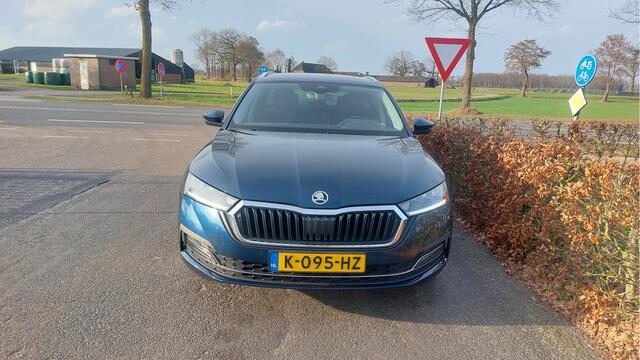 Skoda OCTAVIA Combi 1.0 TSI Business Edition CLIMA/NAVI/LED BJ 2021