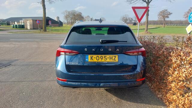 Skoda OCTAVIA Combi 1.0 TSI Business Edition CLIMA/NAVI/LED BJ 2021