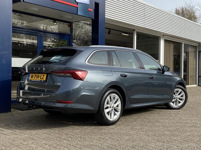 Skoda OCTAVIA Combi 1.0 e-TSI Ambition / Automaat / Adaptieve Cruise-Control / Head-Up Display / Stuur-/Stoelverwarming / Trekhaak / LED / Keyless / Elektr.-Achterklep / Draadloze-Telefoonlader / Apple-Carplay & Android-Auto / Climate-Control / DAB Radio-Bluetooth / Na