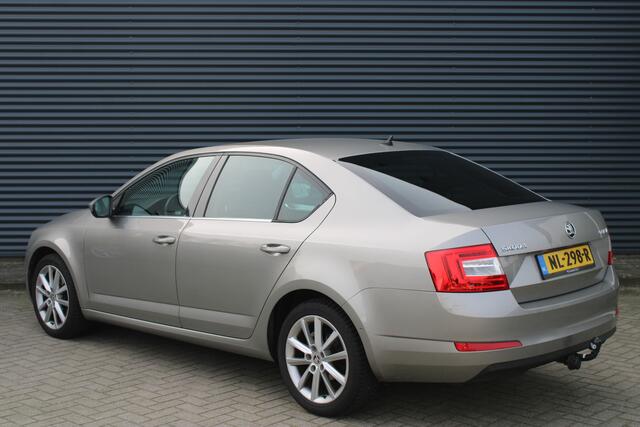 Skoda OCTAVIA 1.4 TSI Greentech Style Business Trekhaak Xenon CarPlay Canton