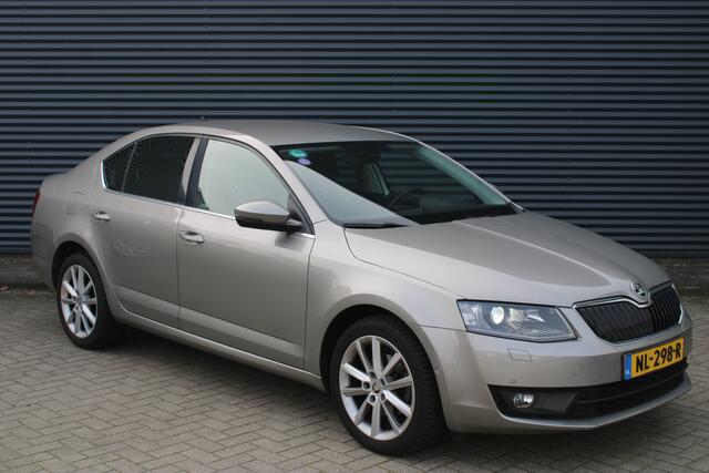 Skoda OCTAVIA 1.4 TSI Greentech Style Business Trekhaak Xenon CarPlay Canton