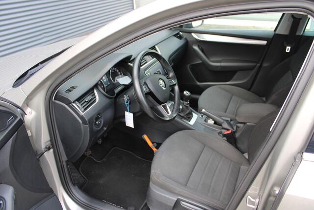 Skoda OCTAVIA 1.4 TSI Greentech Style Business Trekhaak Xenon CarPlay Canton