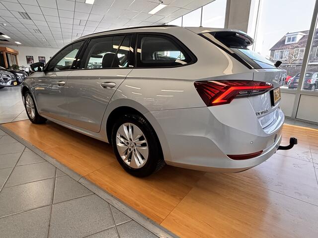 Skoda OCTAVIA Combi 1.0 e-TSI Business Edition - cam - navi - carplay - trekhaak