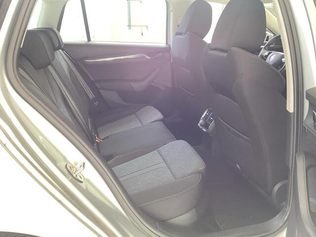 Skoda OCTAVIA Combi 1.4 TSI iV PHEV Business Edition Plus / Trekhaak / Head Up / Adaptief onderstel