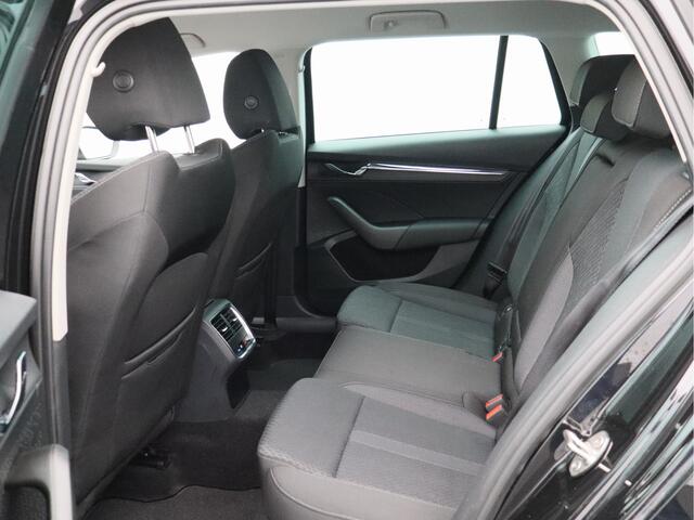 Skoda OCTAVIA Combi 1.0 e-TSI Business Edition Plus/ automaat/ zeer mooi!