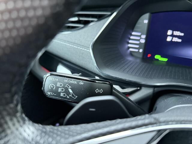 Skoda OCTAVIA Combi 1.4 TSI iV PHEV Sportline Business | 204 PK | Automaat | 19" LM velgen | Head-up display | Achteruitrijcamera | Matrix LED koplampen |