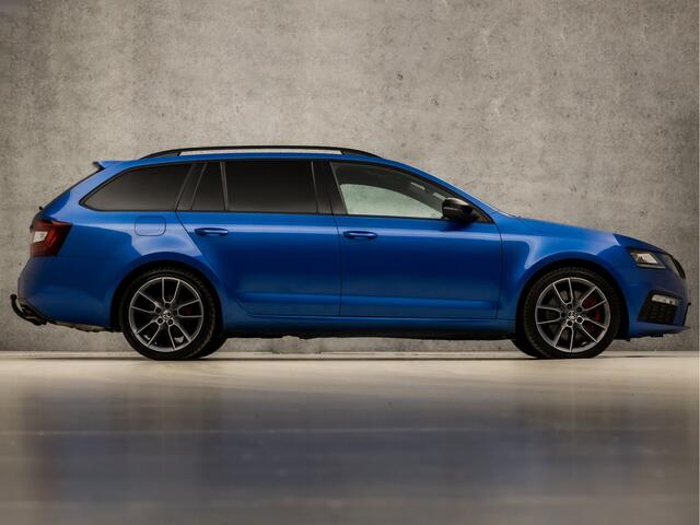 Skoda OCTAVIA 2.0 TSI VRS 230Pk (APPLE CARPLAY, GROOT NAVI, KUIPSTOELEN, STOELVERWARMING, CAMERA, ADAPTIVE CRUISE, TREKHAAK, GETINT GLAS, KEYLESS, ALCANTARA, NIEUWSTAAT)