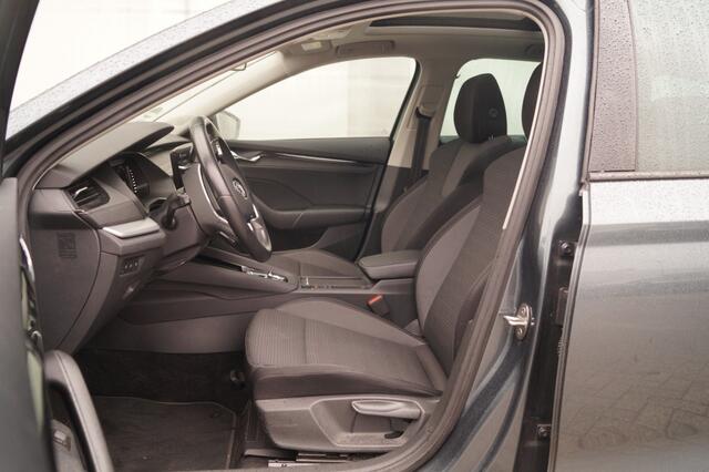 Skoda OCTAVIA Combi 1.0 TSI 110pk DSG Business Edition -PANO-ECC-CAM-