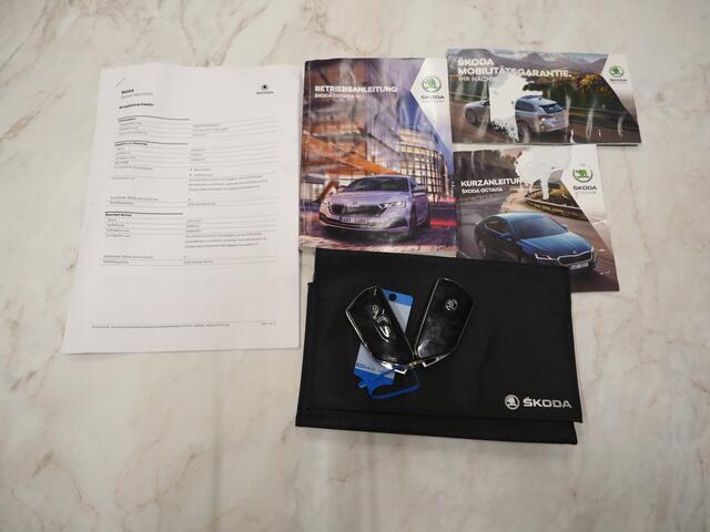 Skoda OCTAVIA Combi 1.4 TSI iV PHEV Style | Panoramadak | Leder | Canton | HUD | Camera | Massage | Keyless | Adaptive Cruise