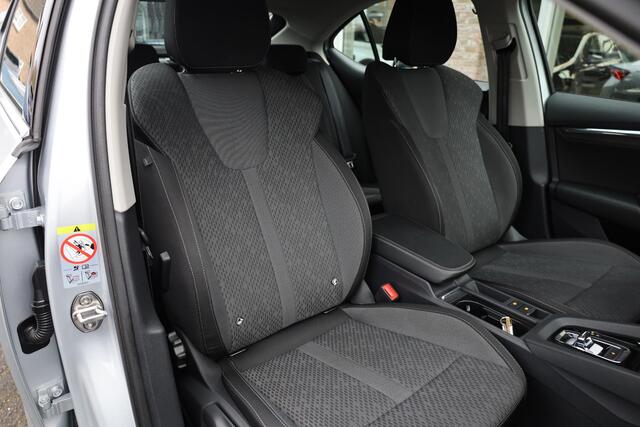 Skoda OCTAVIA 1.0 e-TSI Business Edition Plus STOELVERW. SFEERVERL. CARPLAY CAMERA DIGITAL-DASH ACC DAB LANE-ASSIST 2XPDC 17''LMV