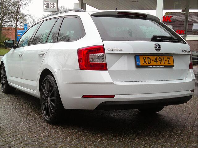 Skoda OCTAVIA Combi 1.0 TSI Greentech Ambition Business Staat in De Krim