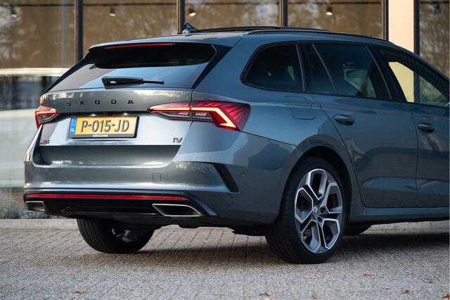 Skoda OCTAVIA Combi 1.4 TSI RS iV PHEV Business | Pano | ACC | Matrix LED | Elek. Achterklep | Stoel- Stuurverw. | Dodehoek