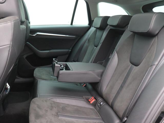 Skoda OCTAVIA Combi 1.4 TSI iV PHEV Business Edition Plus 204PK DSG SOH 98%, Pano-Schuifdak, Head-Up Display, Virtual Pedal, Achteruitrijcamera, Keyless, Voorruitverwarming, Memorystoel