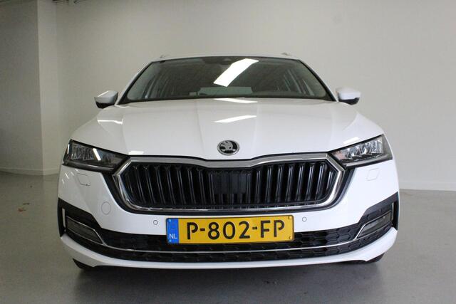Skoda OCTAVIA Combi 1.0 TSI Business Edition Plus | AFN-TRHAAK | ACC | STOEL-VERW | CLIMA | CARPLAY | PDC-V/A | LED | DAB |