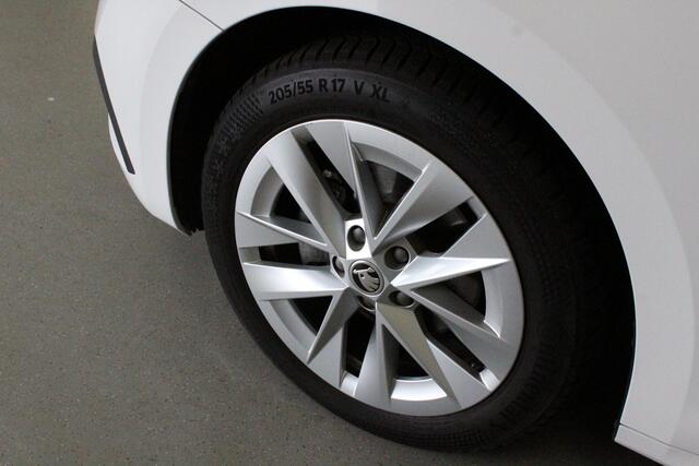 Skoda OCTAVIA Combi 1.0 TSI Business Edition Plus | AFN-TRHAAK | ACC | STOEL-VERW | CLIMA | CARPLAY | PDC-V/A | LED | DAB |