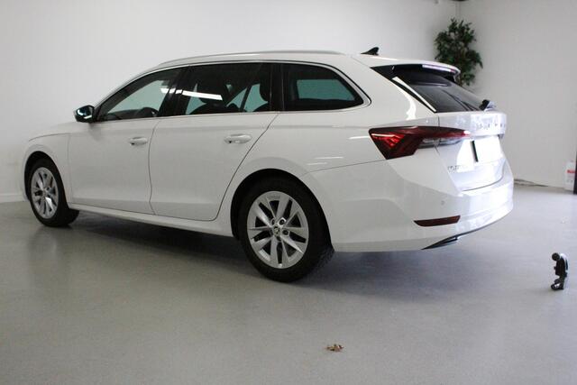 Skoda OCTAVIA Combi 1.0 TSI Business Edition Plus | AFN-TRHAAK | ACC | STOEL-VERW | CLIMA | CARPLAY | PDC-V/A | LED | DAB |