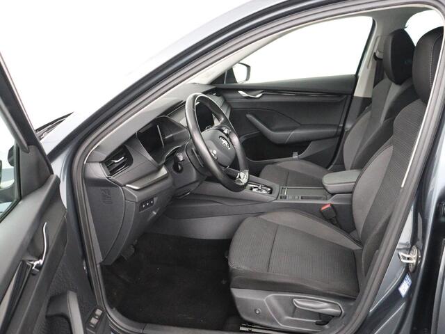 Skoda OCTAVIA 1.4 TSI iV PHEV Business Edition | Stoelverwarming | Carplay | Navigatie | Parkeerhulp | Digital Cockpit | Chrome pakket | Full LED | Climate control | Bluetooth | Cruise control | Plug In