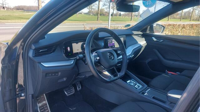 Skoda OCTAVIA Combi 1.0 e-TSI Sport Business CLIMA/NAVI/AUTOMAAT BJ 2023