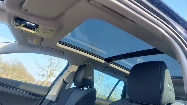 Skoda OCTAVIA Combi 1.4 TSI iV PHEV Business Edition CLIMA/NAVI/PANO/LED BJ 2021