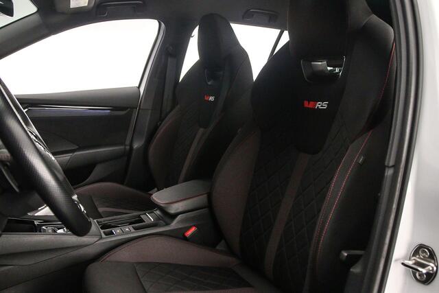 Skoda OCTAVIA Combi RS iV Business 1.4 TSI PHEV 245pk DSG Automaat Adaptive cruise control, Navigatie, Achteruitrijcamera, LED koplampen, Stoelverwarming, Parkeersensoren