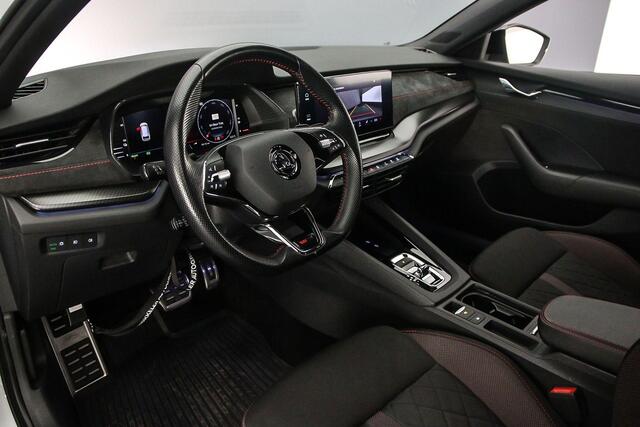 Skoda OCTAVIA Combi RS iV Business 1.4 TSI PHEV 245pk DSG Automaat Adaptive cruise control, Navigatie, Achteruitrijcamera, LED koplampen, Stoelverwarming, Parkeersensoren