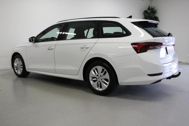 Skoda OCTAVIA Combi 1.0 e-TSI Business Edition | AFN-TRHAAK | CRUISE | E-KLEP | CLIMA | PDC-V/A | NAVIGATIE | CARPLAY | LED |