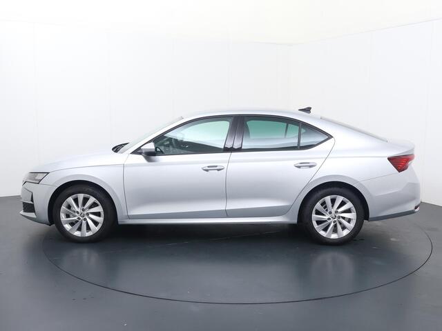 Skoda OCTAVIA Business Edition 1.5 TSI DSG | Automaat | Navigatie | Adaptieve cruise control | Apple Carplay/Android Auto | 17" lichtmetalen velgen |