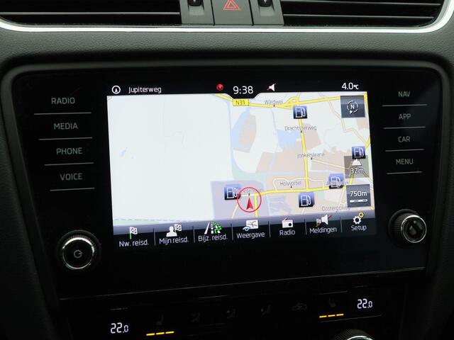 Skoda OCTAVIA Combi 1.5 TSi 150 Pk Automaat Style | Trekhaak | Cruise Control | Stoelverwarming | Camera | CarPlay | Climatronic | 16 Inch | 78.869 Km !!