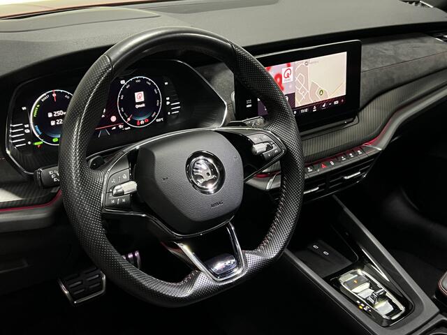 Skoda OCTAVIA Combi 1.4 TSI RS iV PHEV Business | PANO | ACC | KEYLESS | STOEL-/STUURVERWARMING | VRS |