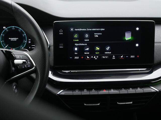 Skoda OCTAVIA 1.4 TSI 204 pk iV PHEV Sportline | Stuur-/achterbankverwarming | Parkeersensoren voor/achter | Side Assist | Keyless Entry