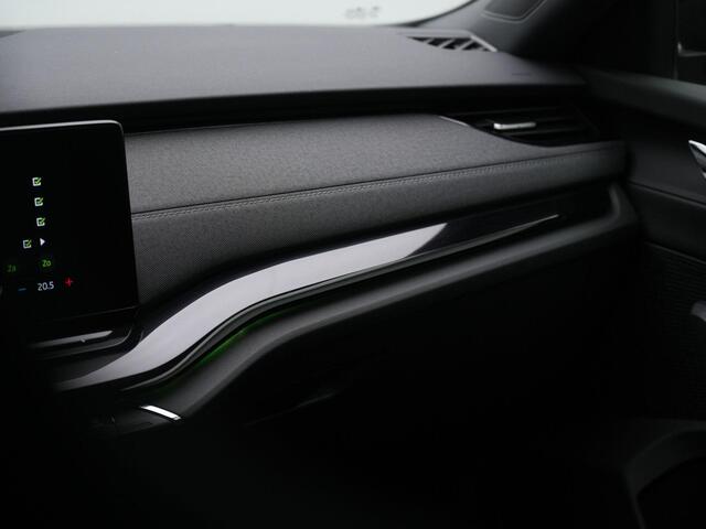 Skoda OCTAVIA 1.4 TSI 204 pk iV PHEV Sportline | Stuur-/achterbankverwarming | Parkeersensoren voor/achter | Side Assist | Keyless Entry