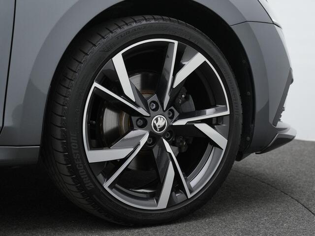 Skoda OCTAVIA 1.4 TSI 204 pk iV PHEV Sportline | Stuur-/achterbankverwarming | Parkeersensoren voor/achter | Side Assist | Keyless Entry