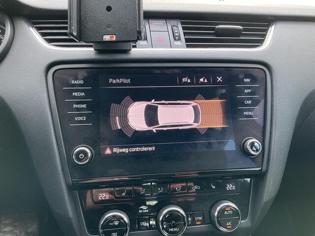 Skoda OCTAVIA Combi 1.5 TSI 150PK Aut7 Sport Stoel/Stuurverw. Carplay Business Greentech