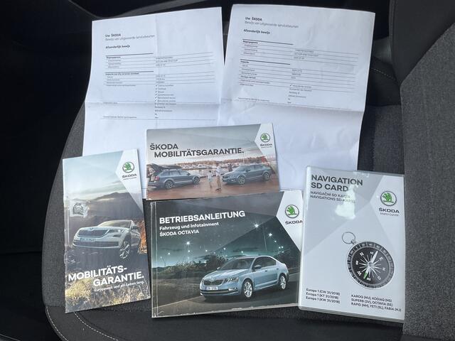 Skoda OCTAVIA Combi 1.5 TSI 150PK Aut7 Sport Stoel/Stuurverw. Carplay Business Greentech