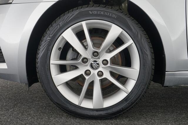 Skoda OCTAVIA Combi 1.0 TSI Greentech Business Edition