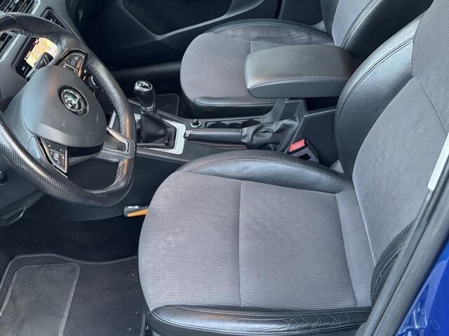 Skoda OCTAVIA Combi Navi Lm 18inch 1.6 TDI Grt Amb Bns