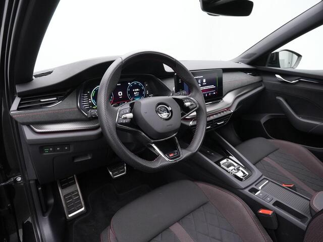 Skoda OCTAVIA Combi 1.4 TSI RS iV 245 pk PHEV | Panoramadak | Canton | Matrix LED | Stuur-/achterbankverwarming