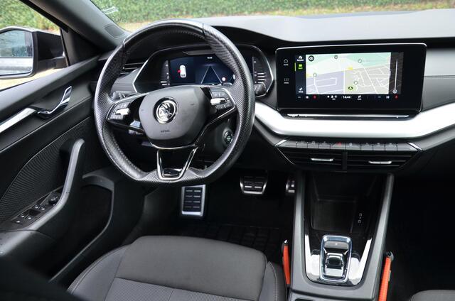 Skoda OCTAVIA Combi 1.0 e-TSI Sport Business Navi/Pdc/Ecc/Trekhaak, wegklapbaar/Cruise control adaptief/Extra getint glas/Sfeerverlichting/Volledig digitaal instrumentenpaneel