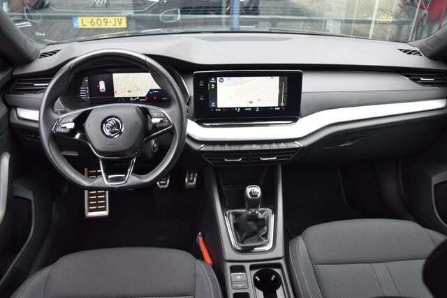 Skoda OCTAVIA Combi 1.0 TSI 110PK Sport Business | Org. NL | BOVAG Garantie | 18'' Velgen | Verwarmbaar sportstuurwiel | Apple Carplay/Android Auto | LED koplampen | Keyless start |