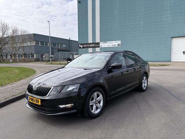 Skoda OCTAVIA 1.0 TSI Greentech Style Business Automaat DSG 116 PK. Prachtige en als nieuw rijdende auto !!!