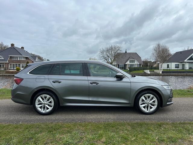 Skoda OCTAVIA Combi 1.0 TSI Business Edition Plus Elec. Trekhaak / Stuur/Stoel verwarming