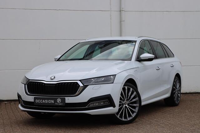 Skoda OCTAVIA Combi 1.4 eHybrid Style 204pk DSG6 |Elektrische stoelen | Leder/Alcantara | HUD