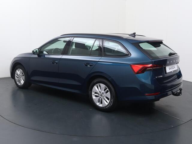 Skoda OCTAVIA Combi 1.0 e-TSI Ambition | 110 PK | Automaat | Trekhaak wegklapbaar | Digitaal instrumentenpaneel |